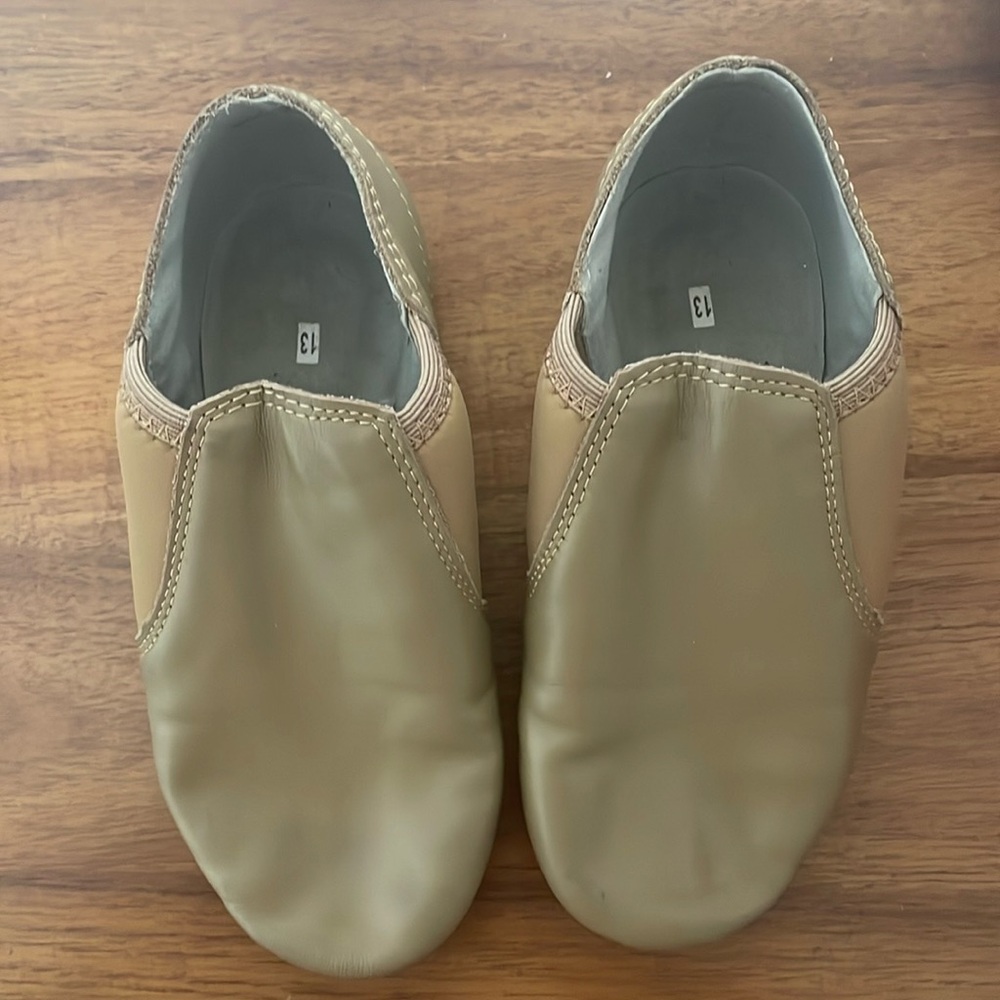 Size 13 tan jazz shoe